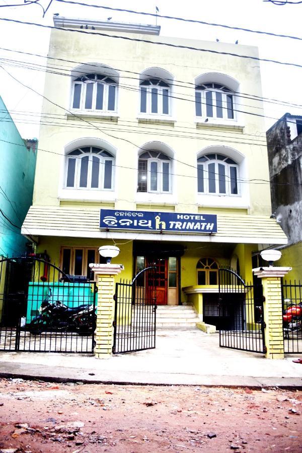 Hotel Trinath Nayagarh Bagian luar foto